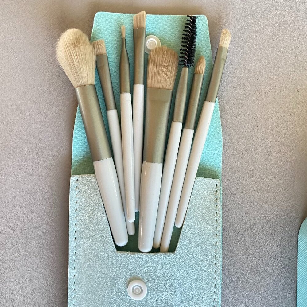 FAC Travel Jewelry Case & Makeup Brushes NEW - Picture 2 of 8